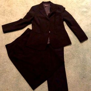 Suit with skirt and pants